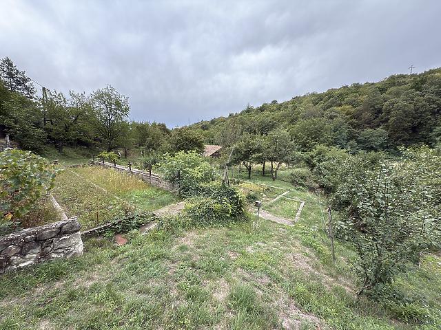 Eladó telek