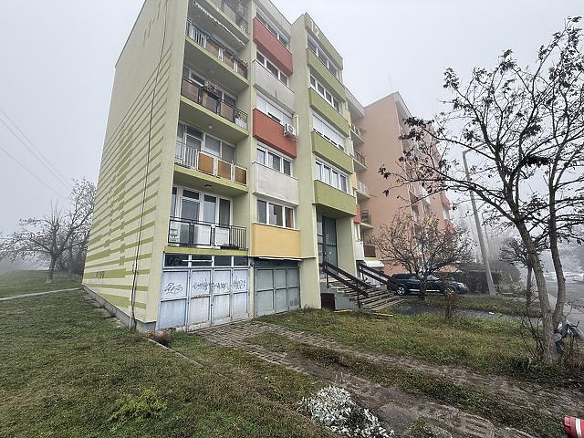 Eladó üzlethelyiség