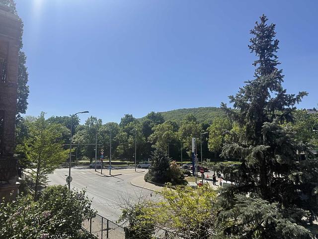 Eladó lakás