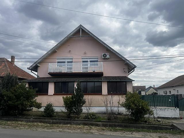 Eladó ház