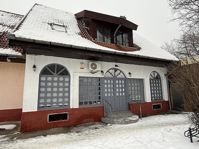 Eladó üzlethelyiség