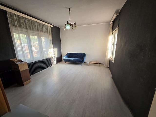 Kiadó üzlethelyiség