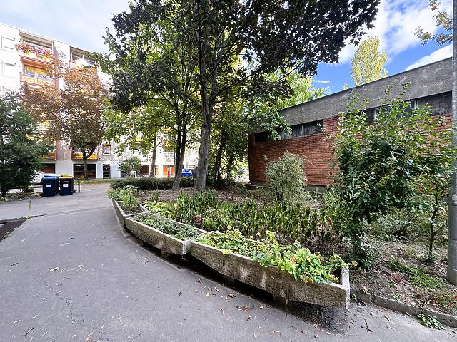 Eladó üzlethelyiség