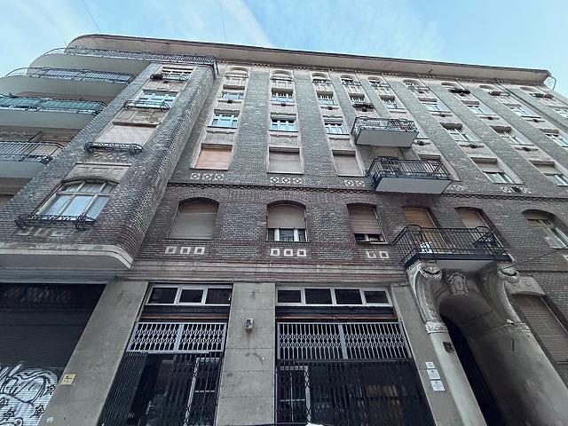 Eladó üzlethelyiség