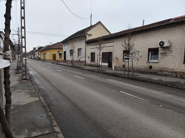 Eladó üzlethelyiség