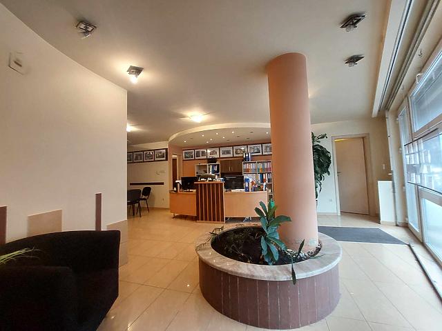 Eladó üzlethelyiség