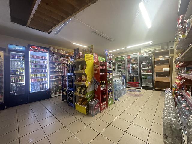 Eladó üzlethelyiség