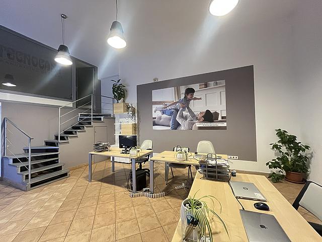 Eladó üzlethelyiség