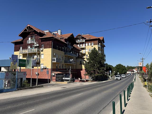 Eladó garázs